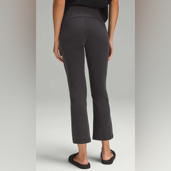 NWOT Lululemon Ribbed Softstreme Zip-Leg High-Rise Cropped Pants 25"
Black - Picture 2 of 7